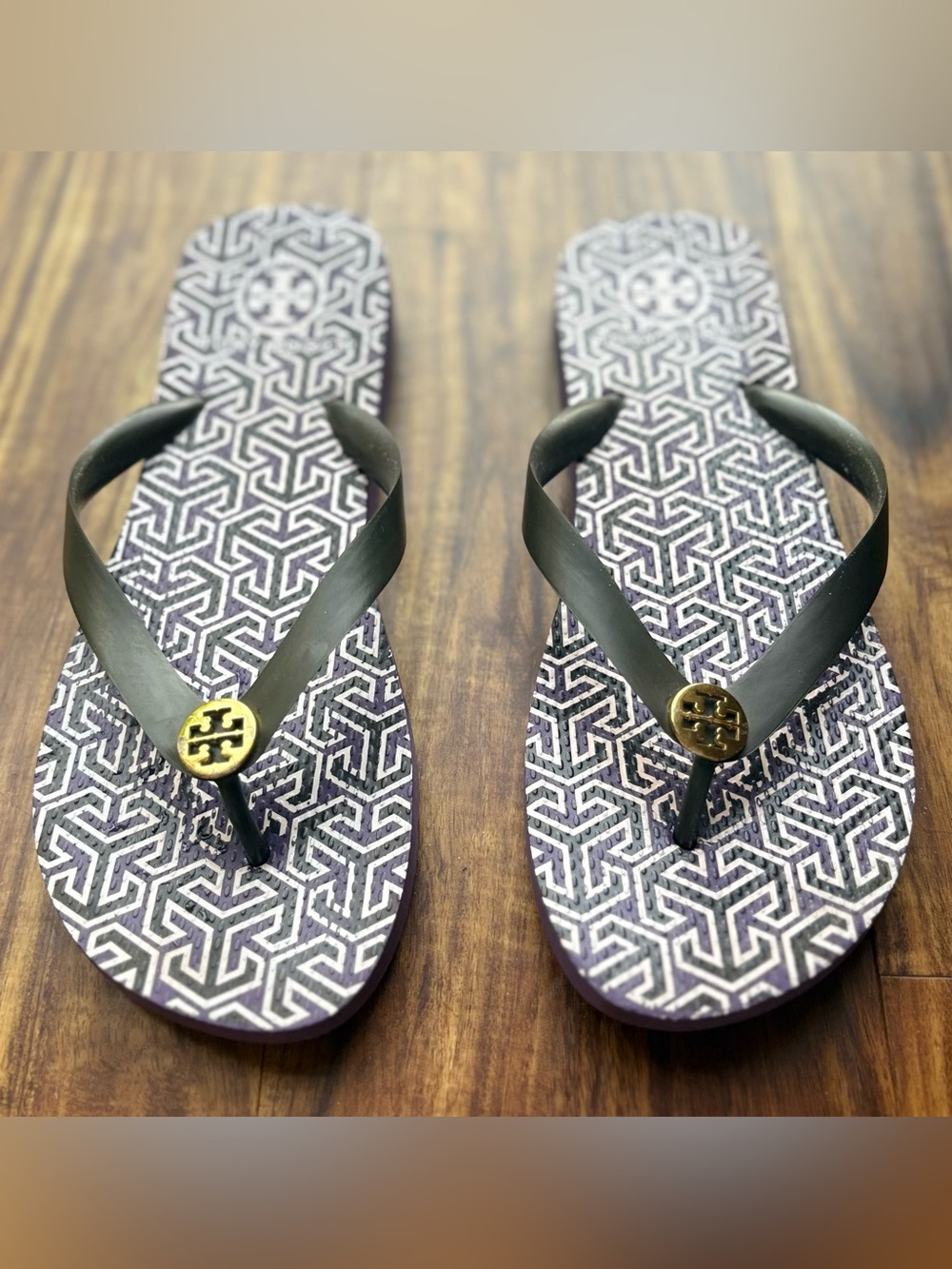 Tory Burch Purple/Black geometric print logo medallion Flip Flop Sandals size 9